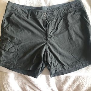 Columbia 4" Gray Shorts
